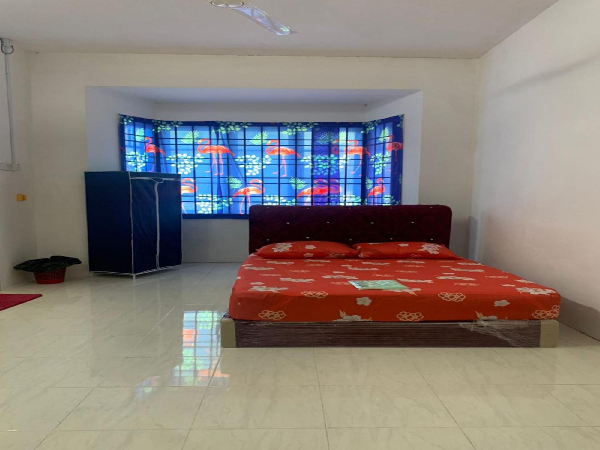 Oyo 90966 Family Botani Hotel 2*